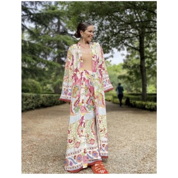 🆕️[L] Zara Floral Printed Kimono / Robe / Duster viral - Picture 8 of 16
